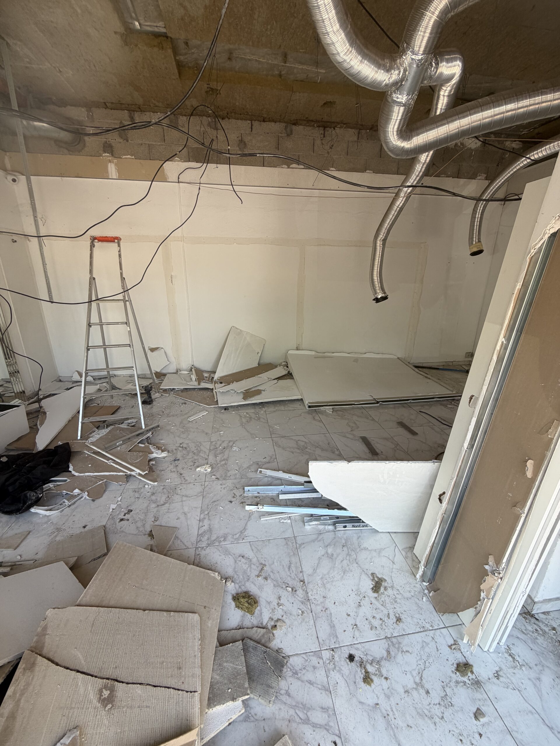 Travaux plâtrerie laverie Décines TC Bâtiment